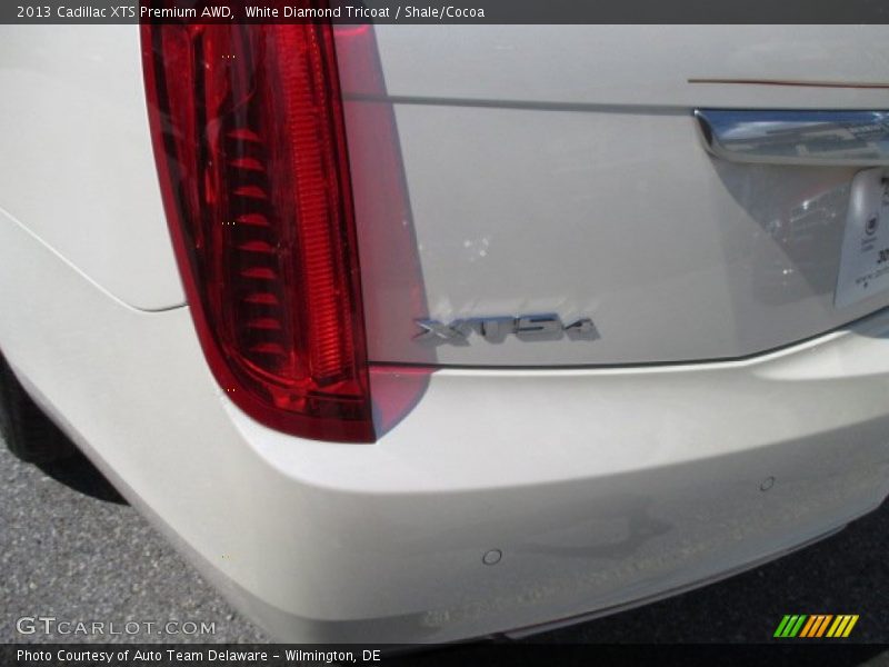 White Diamond Tricoat / Shale/Cocoa 2013 Cadillac XTS Premium AWD