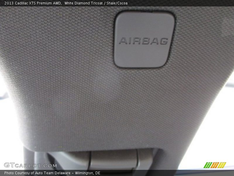 White Diamond Tricoat / Shale/Cocoa 2013 Cadillac XTS Premium AWD