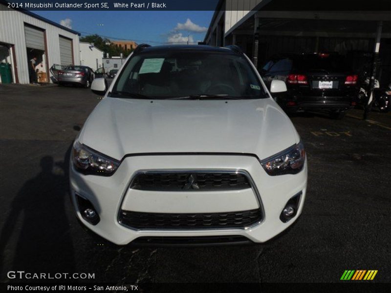 White Pearl / Black 2014 Mitsubishi Outlander Sport SE