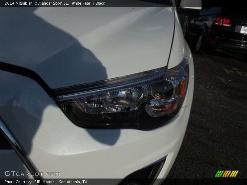 White Pearl / Black 2014 Mitsubishi Outlander Sport SE