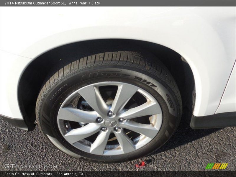 White Pearl / Black 2014 Mitsubishi Outlander Sport SE