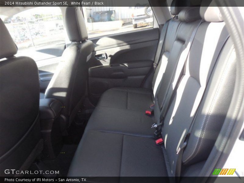 White Pearl / Black 2014 Mitsubishi Outlander Sport SE