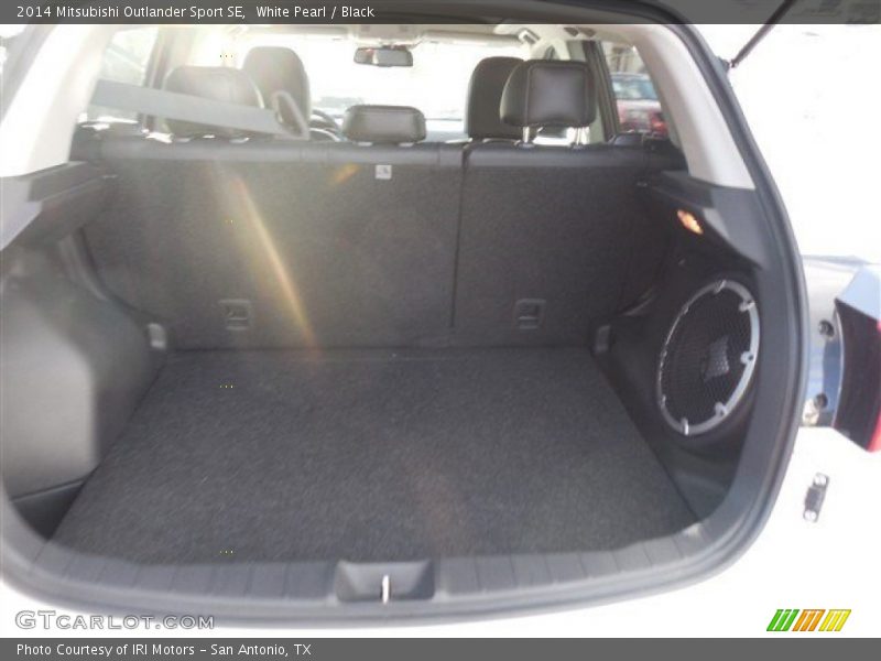 White Pearl / Black 2014 Mitsubishi Outlander Sport SE