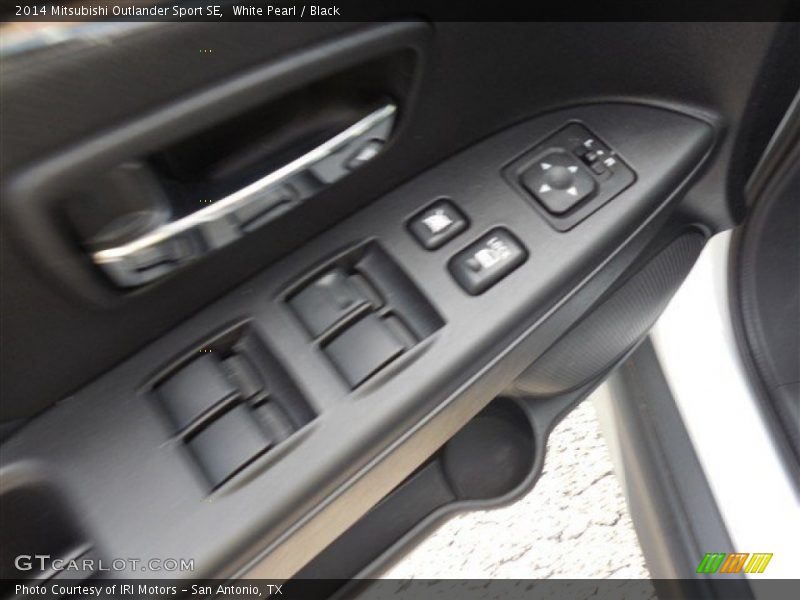 White Pearl / Black 2014 Mitsubishi Outlander Sport SE
