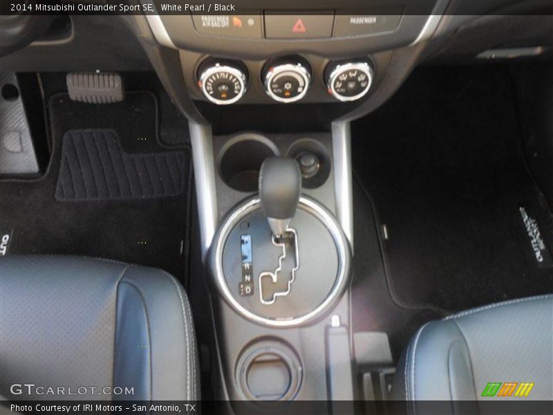 White Pearl / Black 2014 Mitsubishi Outlander Sport SE
