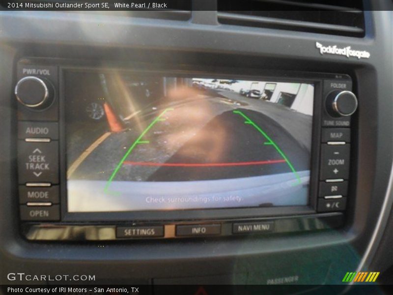White Pearl / Black 2014 Mitsubishi Outlander Sport SE