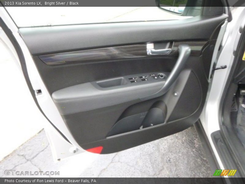 Bright Silver / Black 2013 Kia Sorento LX