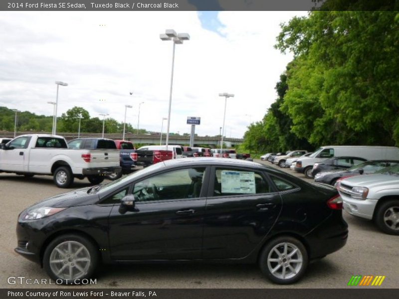 Tuxedo Black / Charcoal Black 2014 Ford Fiesta SE Sedan