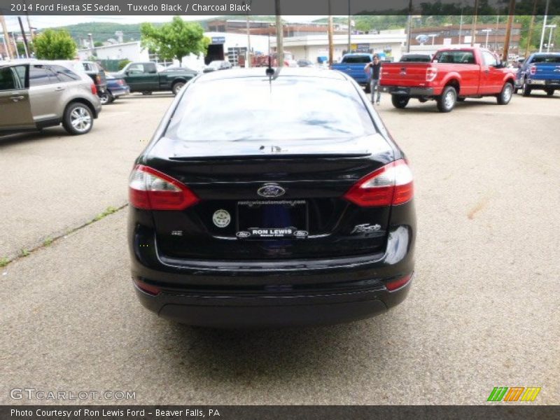 Tuxedo Black / Charcoal Black 2014 Ford Fiesta SE Sedan