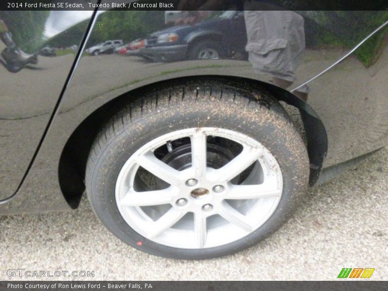 Tuxedo Black / Charcoal Black 2014 Ford Fiesta SE Sedan