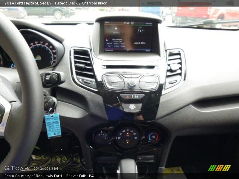 Tuxedo Black / Charcoal Black 2014 Ford Fiesta SE Sedan