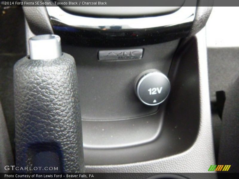 Tuxedo Black / Charcoal Black 2014 Ford Fiesta SE Sedan
