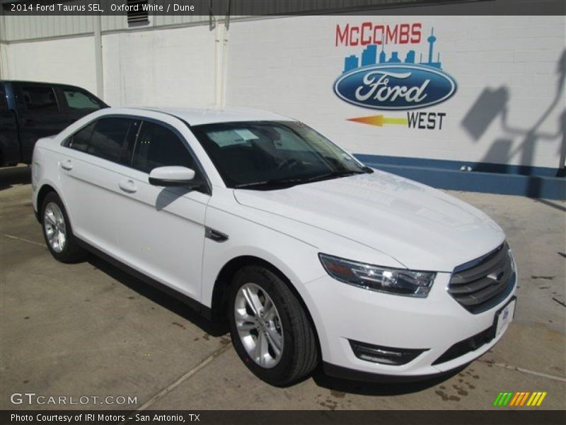 Oxford White / Dune 2014 Ford Taurus SEL