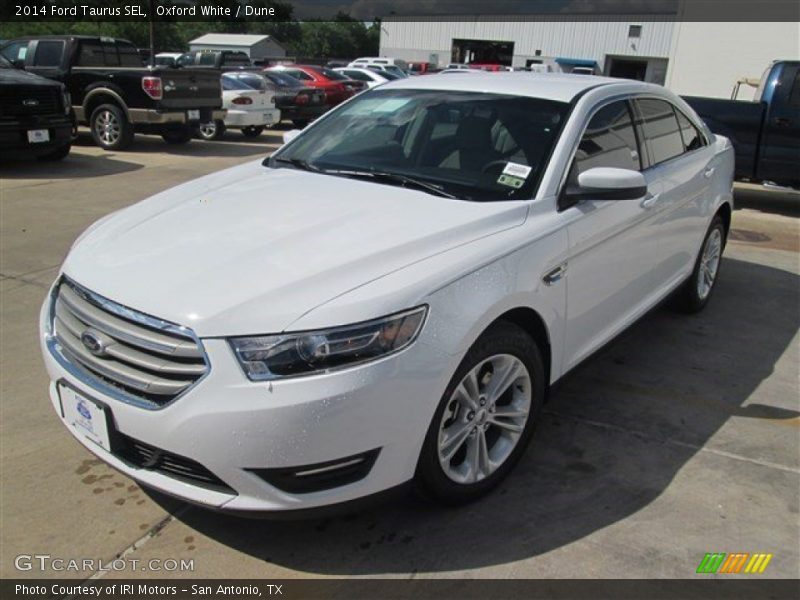 Oxford White / Dune 2014 Ford Taurus SEL