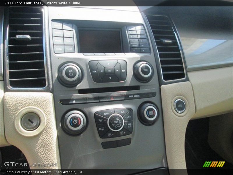 Oxford White / Dune 2014 Ford Taurus SEL