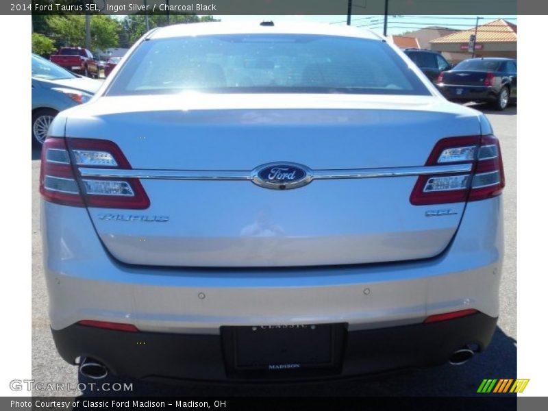 Ingot Silver / Charcoal Black 2014 Ford Taurus SEL