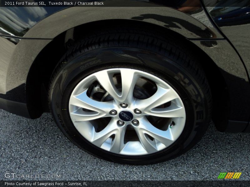 Tuxedo Black / Charcoal Black 2011 Ford Taurus SEL