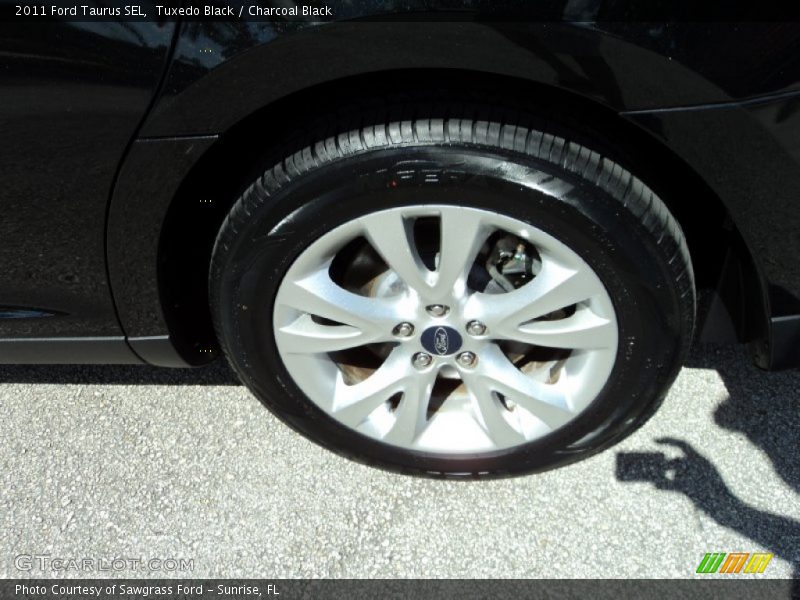 Tuxedo Black / Charcoal Black 2011 Ford Taurus SEL