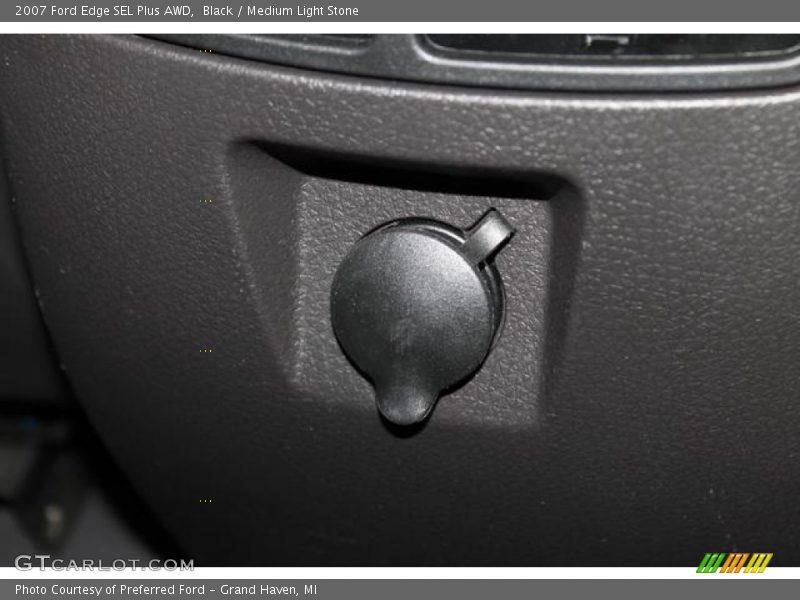 Black / Medium Light Stone 2007 Ford Edge SEL Plus AWD