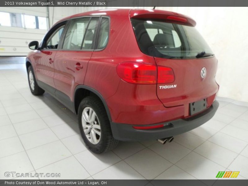 Wild Cherry Metallic / Black 2013 Volkswagen Tiguan S