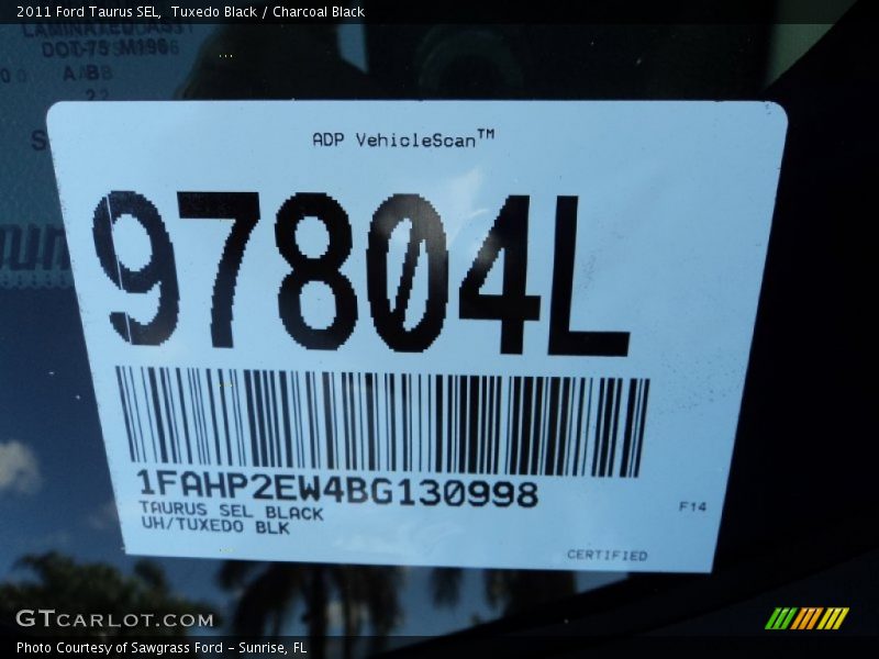 Tuxedo Black / Charcoal Black 2011 Ford Taurus SEL