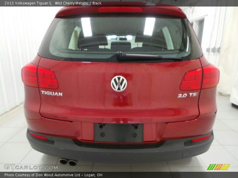 Wild Cherry Metallic / Black 2013 Volkswagen Tiguan S