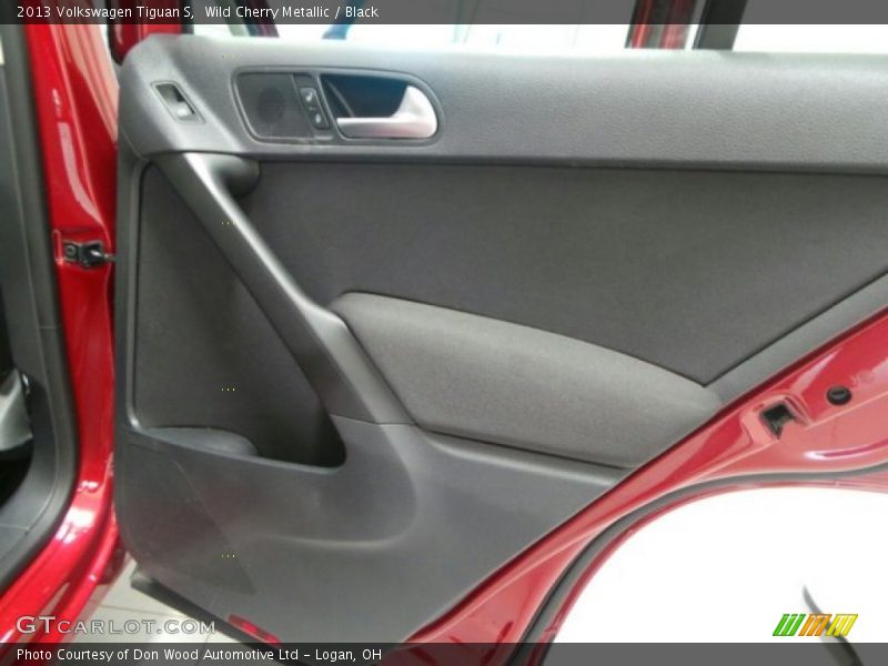 Wild Cherry Metallic / Black 2013 Volkswagen Tiguan S