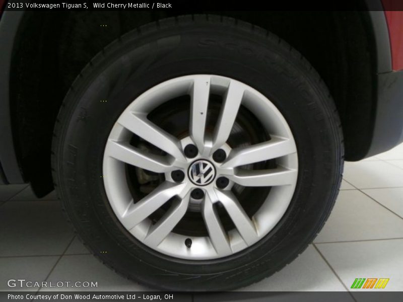Wild Cherry Metallic / Black 2013 Volkswagen Tiguan S