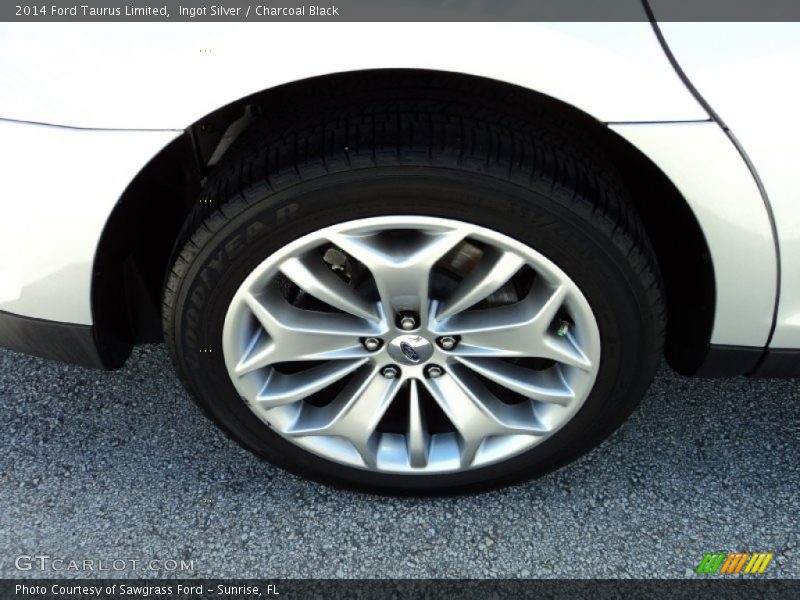 Ingot Silver / Charcoal Black 2014 Ford Taurus Limited