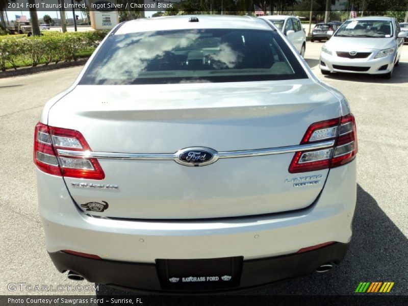 Ingot Silver / Charcoal Black 2014 Ford Taurus Limited