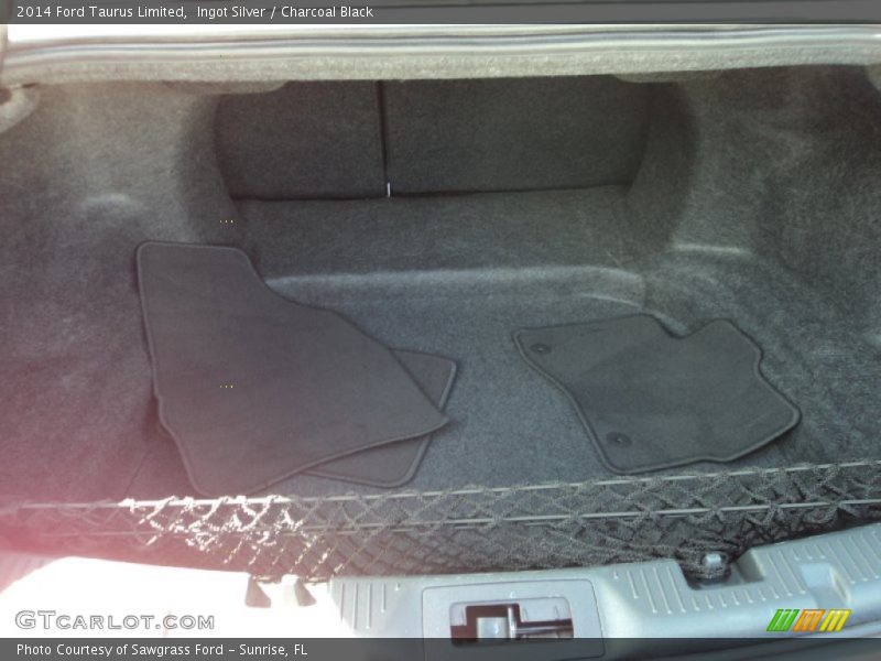 Ingot Silver / Charcoal Black 2014 Ford Taurus Limited