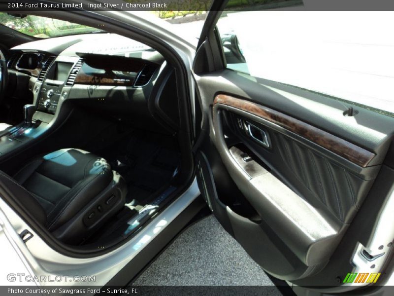 Ingot Silver / Charcoal Black 2014 Ford Taurus Limited