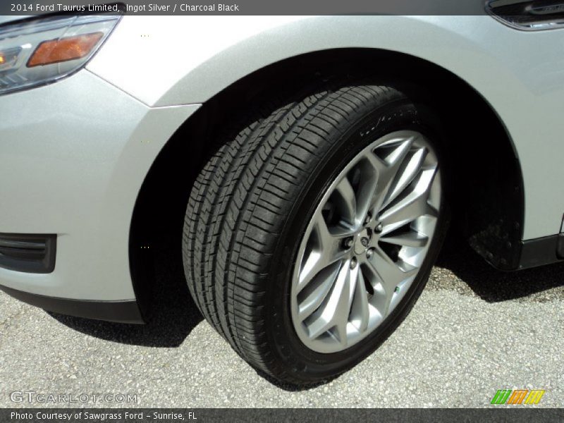 Ingot Silver / Charcoal Black 2014 Ford Taurus Limited