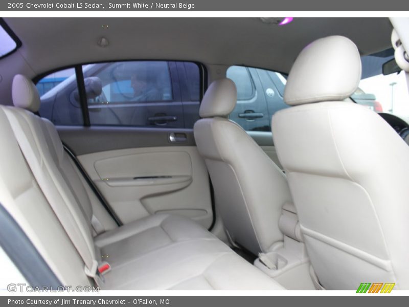 Summit White / Neutral Beige 2005 Chevrolet Cobalt LS Sedan