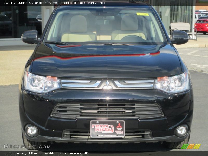 Labrador Black Pearl / Beige 2014 Mitsubishi Outlander SE S-AWC