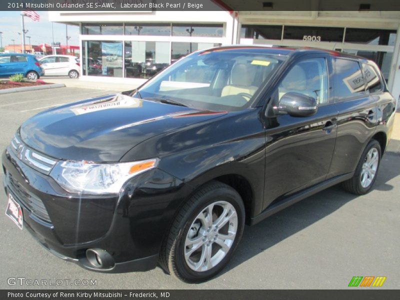 Labrador Black Pearl / Beige 2014 Mitsubishi Outlander SE S-AWC