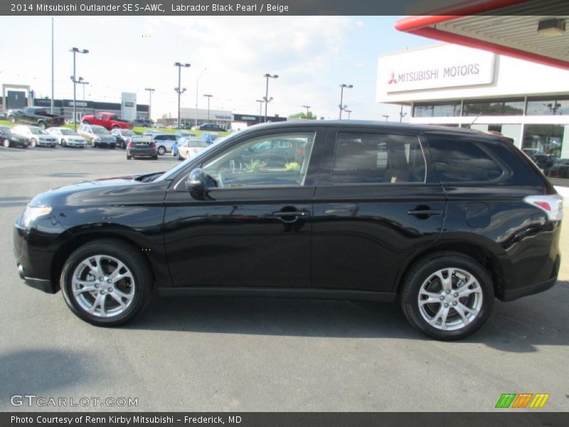 Labrador Black Pearl / Beige 2014 Mitsubishi Outlander SE S-AWC