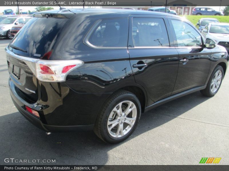Labrador Black Pearl / Beige 2014 Mitsubishi Outlander SE S-AWC