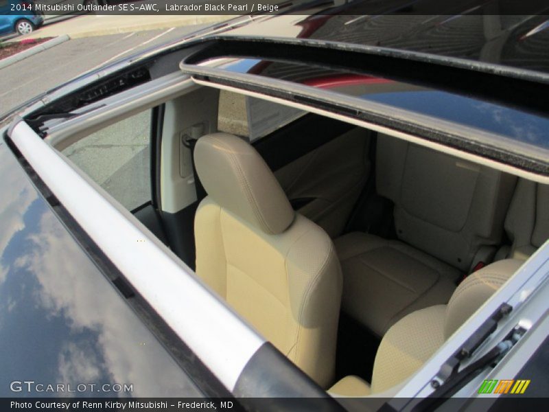 Labrador Black Pearl / Beige 2014 Mitsubishi Outlander SE S-AWC