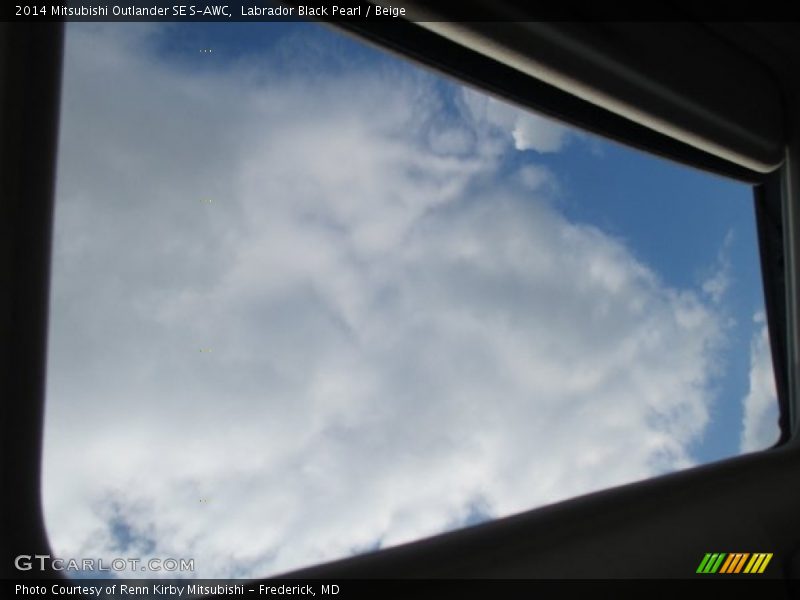 Labrador Black Pearl / Beige 2014 Mitsubishi Outlander SE S-AWC