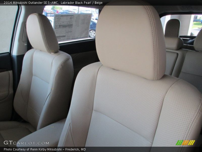Labrador Black Pearl / Beige 2014 Mitsubishi Outlander SE S-AWC