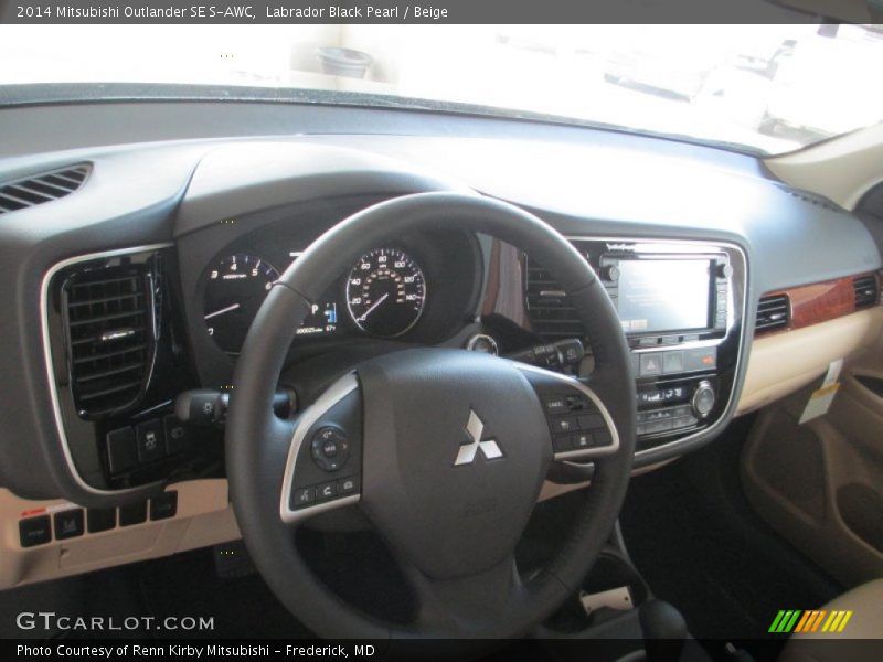 Labrador Black Pearl / Beige 2014 Mitsubishi Outlander SE S-AWC