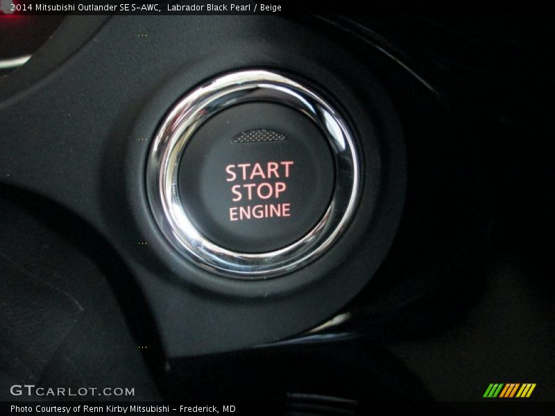 Labrador Black Pearl / Beige 2014 Mitsubishi Outlander SE S-AWC