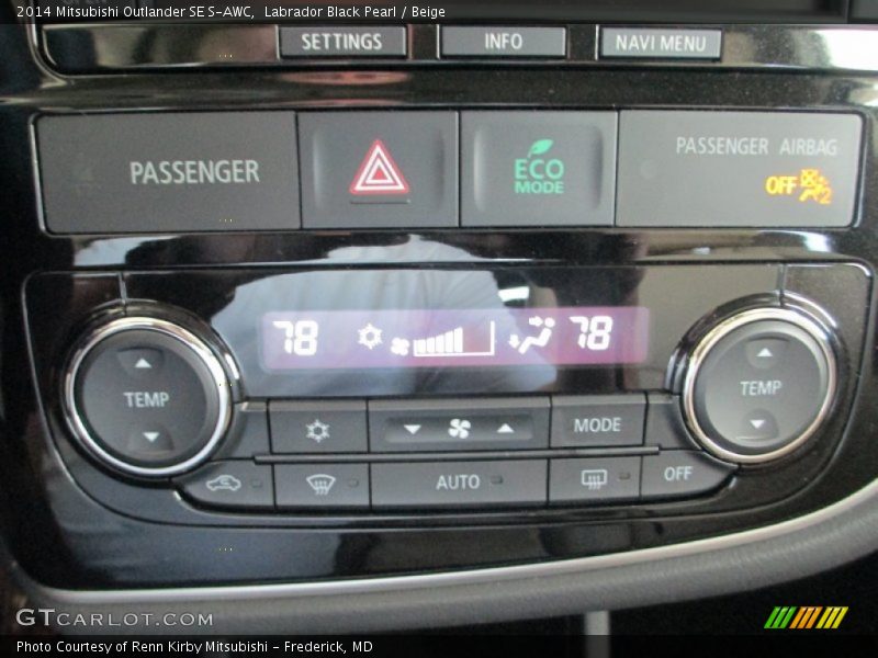 Labrador Black Pearl / Beige 2014 Mitsubishi Outlander SE S-AWC