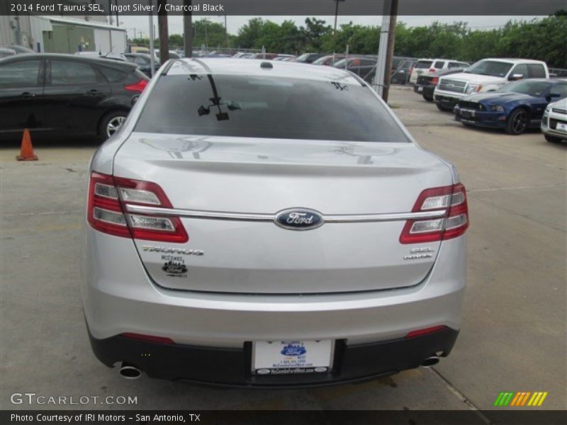 Ingot Silver / Charcoal Black 2014 Ford Taurus SEL
