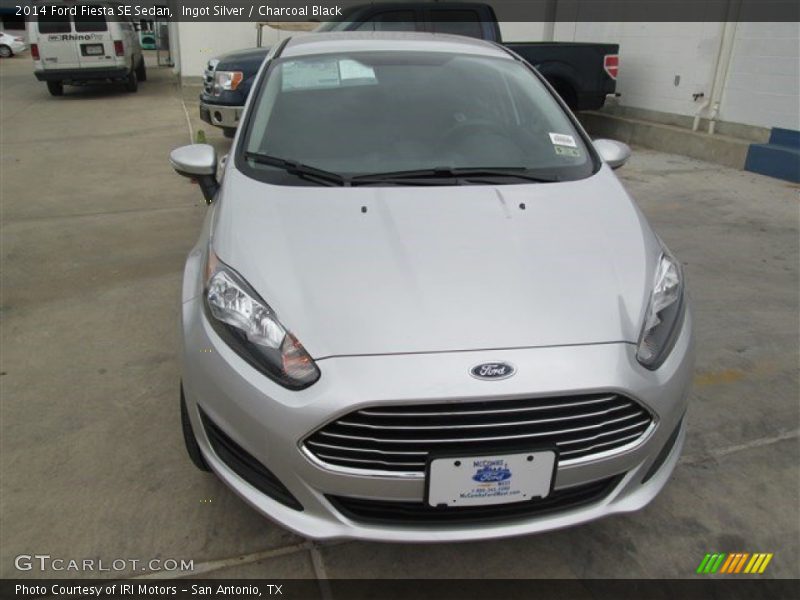 Ingot Silver / Charcoal Black 2014 Ford Fiesta SE Sedan