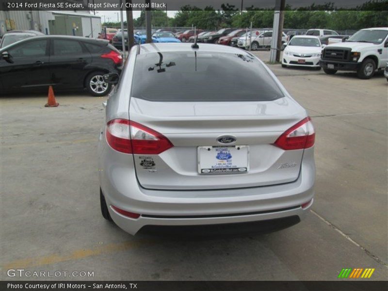 Ingot Silver / Charcoal Black 2014 Ford Fiesta SE Sedan