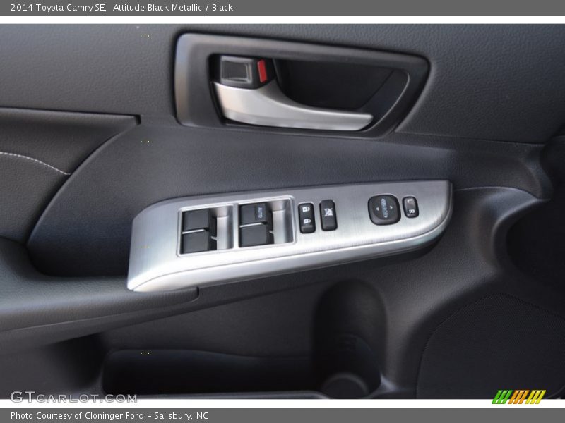 Attitude Black Metallic / Black 2014 Toyota Camry SE