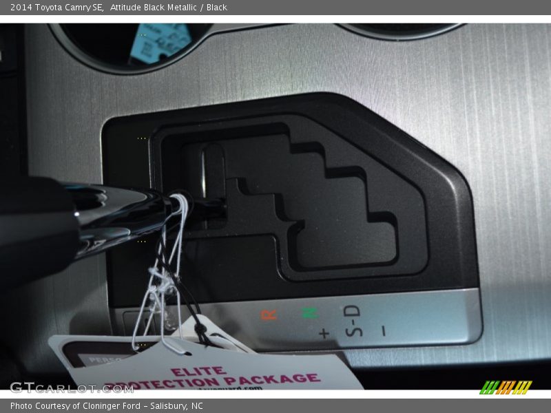 Attitude Black Metallic / Black 2014 Toyota Camry SE