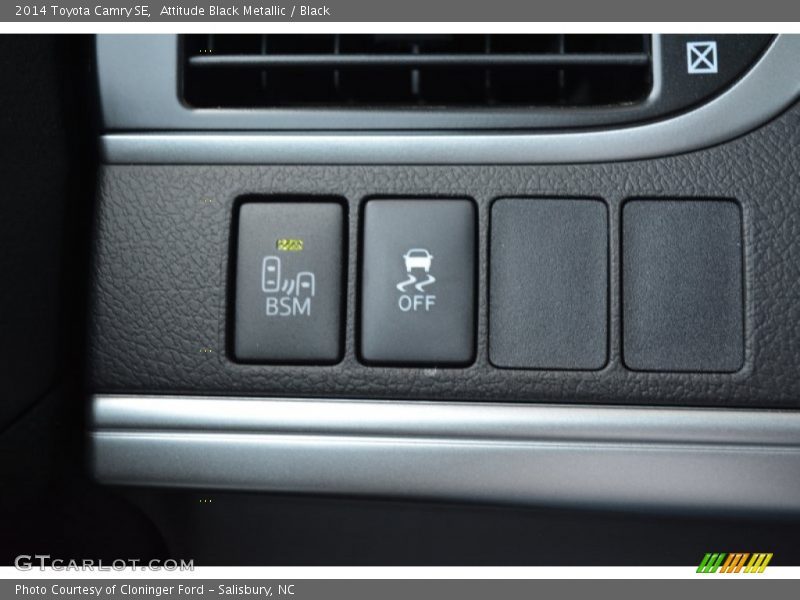 Attitude Black Metallic / Black 2014 Toyota Camry SE